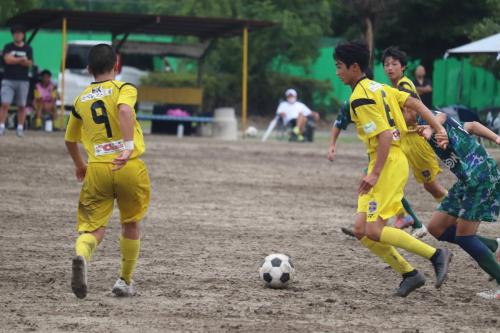 2B295275-3B3A-415F-A126-95EEAB908E9F